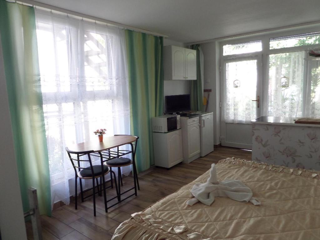 Bori Apartmanok Hajduszoboszlo Exterior photo
